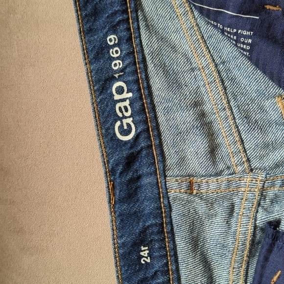 Gap Denim Shorts Girlfriend Short Medium Indigo Size 24 Distressed - Picture 8 of 12